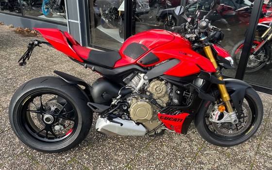 Gebrauchtmotorrad Ducati Streetfighter V4 S - Bild 1