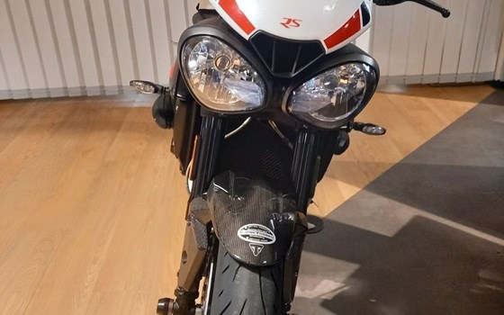 Gebrauchtmotorrad Triumph Speed Triple 1050 - Bild 2