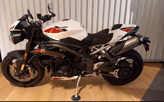 Gebrauchtmotorrad Triumph Speed Triple 1050 - Bild 3