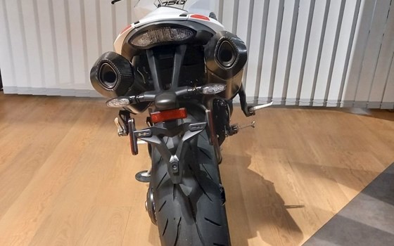 Gebrauchtmotorrad Triumph Speed Triple 1050 - Bild 4