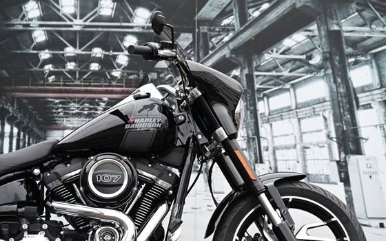 Gebrauchtmotorrad Harley-Davidson Softail Sport Glide FLSB - Bild 2