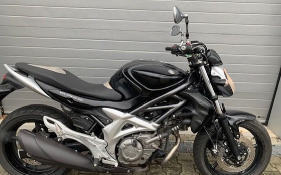 Gebrauchtmotorrad Suzuki SFV 650 Gladius - Bild 1