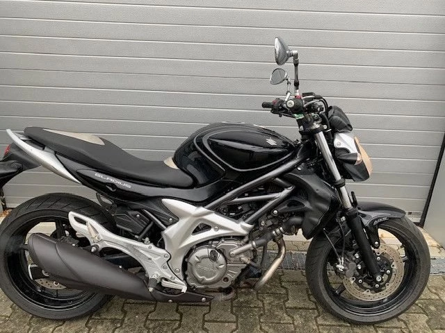 Suzuki SFV 650 Gladius