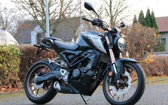 Gebrauchtmotorrad Honda CB125R - Bild 1