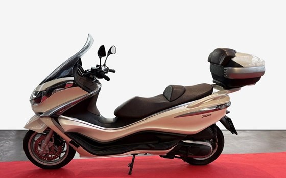 Gebrauchtmotorrad Piaggio X10 350 i.e. - Bild 2