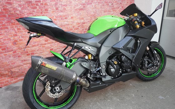 Gebrauchtmotorrad Kawasaki ZX-10 - Bild 3