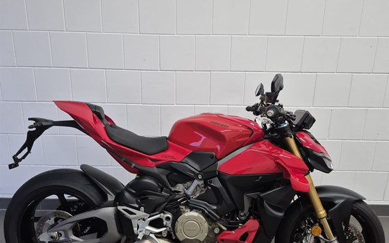 Gebrauchtmotorrad Ducati Streetfighter V4 S - Bild 1