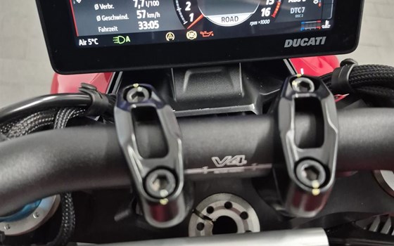 Gebrauchtmotorrad Ducati Streetfighter V4 S - Bild 4