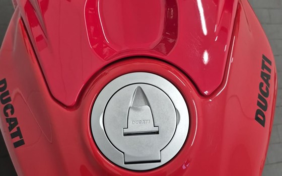 Gebrauchtmotorrad Ducati Streetfighter V4 S - Bild 3