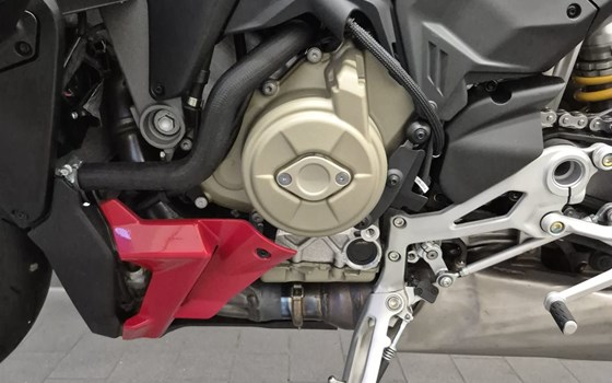 Gebrauchtmotorrad Ducati Streetfighter V4 S - Bild 18