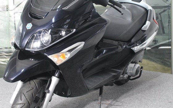 Gebrauchtmotorrad Piaggio X-EVO 125 - Bild 8
