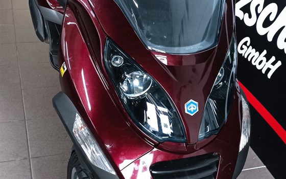 Gebrauchtmotorrad Piaggio MP3 250 - Bild 2