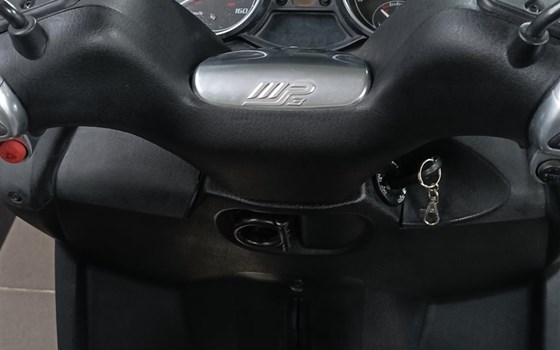 Gebrauchtmotorrad Piaggio MP3 250 - Bild 5