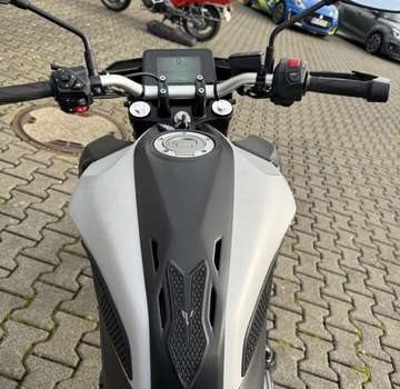 Gebrauchtmotorrad Yamaha MT-07 - Bild 9