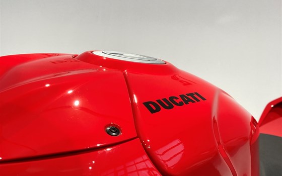 Gebrauchtmotorrad Ducati Panigale V4 S - Bild 9