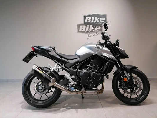 Honda CB750 Hornet (Digital Silver Metallic) - Bild 2