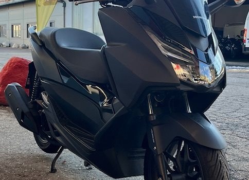 Gebrauchtmotorrad Honda Forza 125 - Bild 3