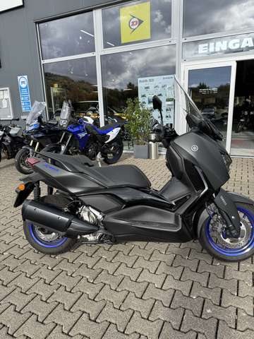 Yamaha XMAX 300 mit nur 1846KM und Spiegelverbreiterung