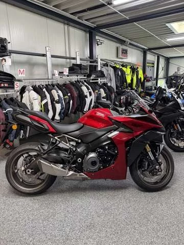 Suzuki GSX-S1000GT UVP 15350,-€ Preisvorteil 1485,-€ 4 Jahre GA