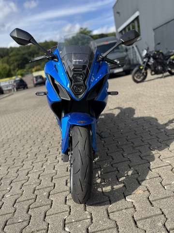Suzuki GSX-8R