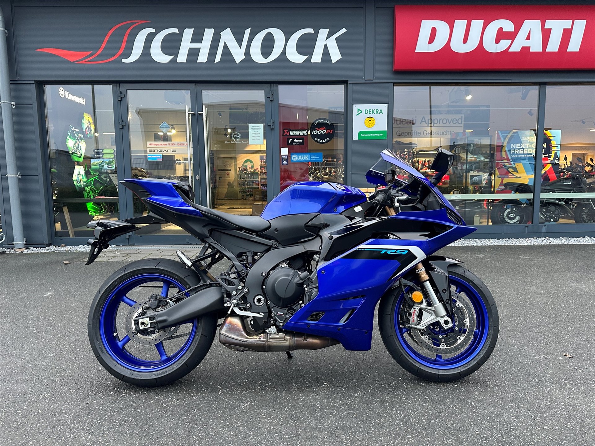 Yamaha R9