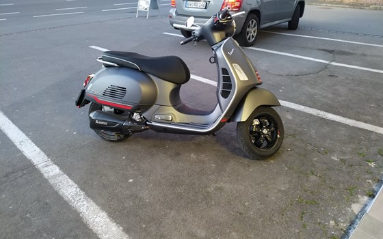 Offerta Vespa GTS 300 hpe Super Sport - Immagine 3