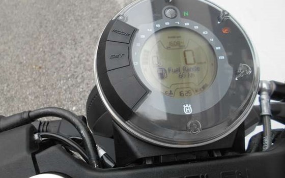 Gebrauchtmotorrad Husqvarna Vitpilen 401 - Bild 4