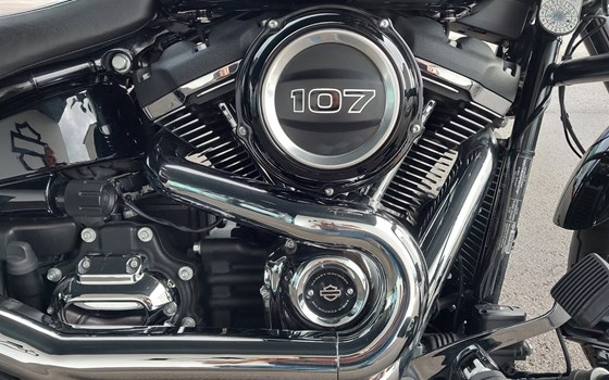 Gebrauchtmotorrad Harley-Davidson Softail Sport Glide FLSB - Bild 17