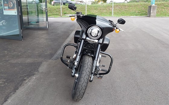Gebrauchtmotorrad Harley-Davidson Softail Sport Glide FLSB - Bild 4