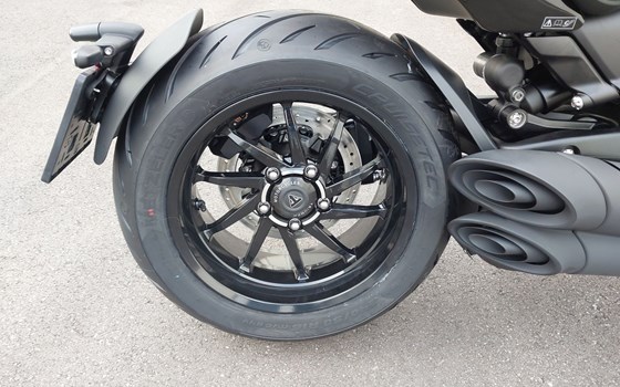 Neufahrzeug Triumph Rocket 3 Storm GT - Bild 11