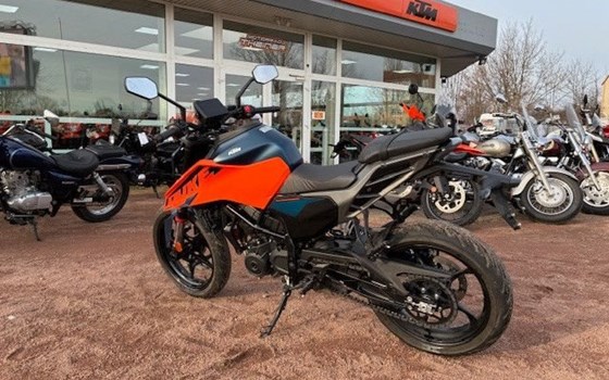 Gebrauchtmotorrad KTM 125 Duke - Bild 1