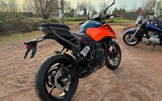 Gebrauchtmotorrad KTM 125 Duke - Bild 2