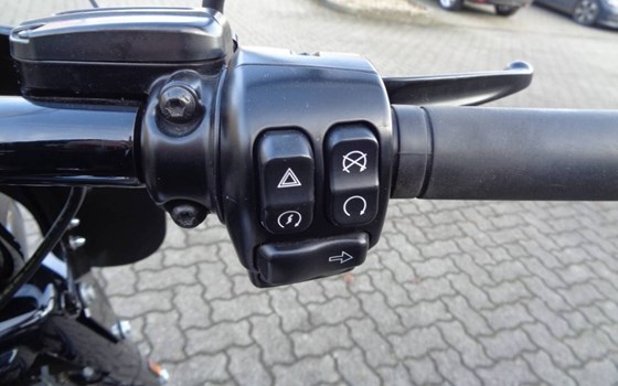 Gebrauchtmotorrad Harley-Davidson Touring Road King Special FLHRXS - Bild 11