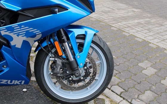 Gebrauchtmotorrad Suzuki GSX-8R - Bild 8