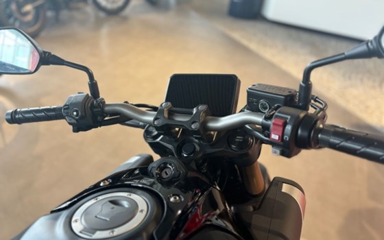 Neufahrzeug Honda CB650R E-Clutch - Bild 7