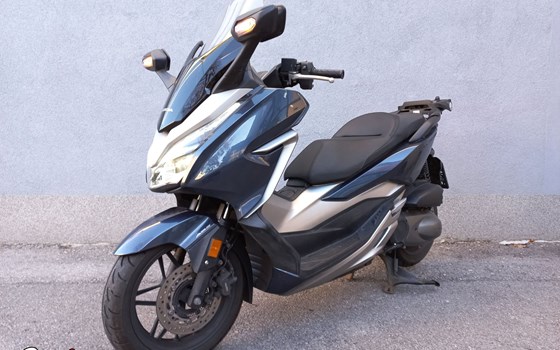 Gebrauchtmotorrad Honda Forza 300 - Bild 1