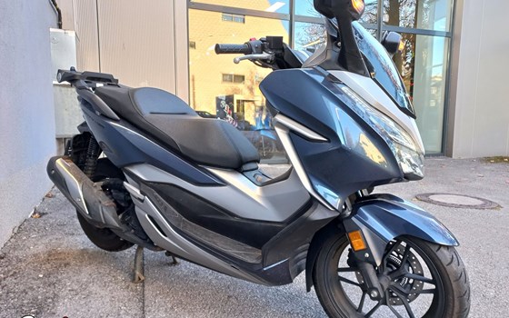 Gebrauchtmotorrad Honda Forza 300 - Bild 3