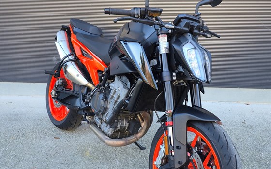 Gebrauchtmotorrad KTM 890 Duke GP - Bild 3