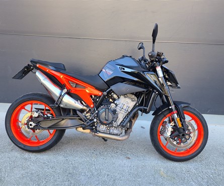 Gebrauchtmotorrad KTM 890 Duke GP