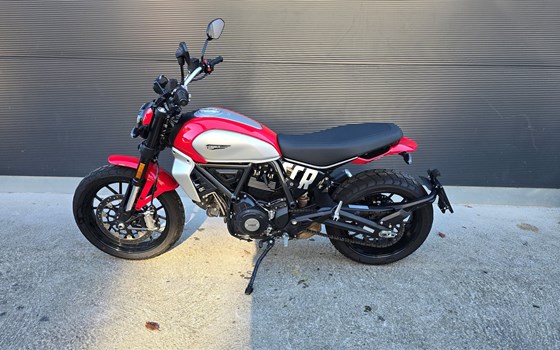 Gebrauchtmotorrad Ducati Scrambler Icon - Bild 4