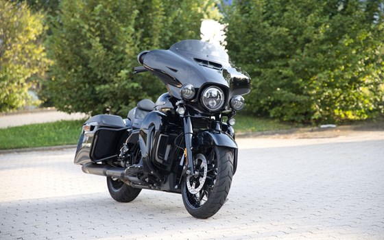 Gebrauchtmotorrad Harley-Davidson Touring Street Glide Special FLHXS - Bild 1