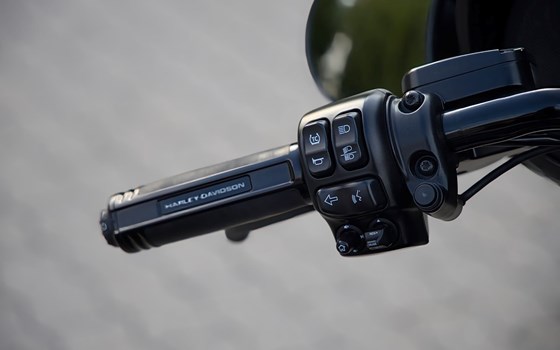 Gebrauchtmotorrad Harley-Davidson Touring Street Glide Special FLHXS - Bild 11