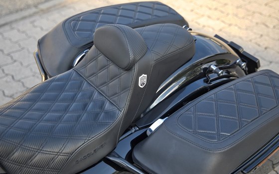 Gebrauchtmotorrad Harley-Davidson Touring Street Glide Special FLHXS - Bild 16