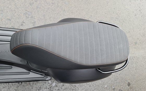 Gebrauchtmotorrad Vespa GTS 300 Super Sport - Bild 8