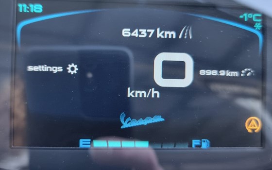 Gebrauchtmotorrad Vespa GTS 300 Super Tech - Bild 9