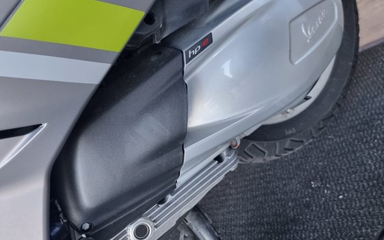 Gebrauchtmotorrad Vespa GTS 300 Super Tech - Bild 7