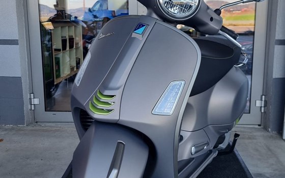 Gebrauchtmotorrad Vespa GTS 300 Super Tech - Bild 5