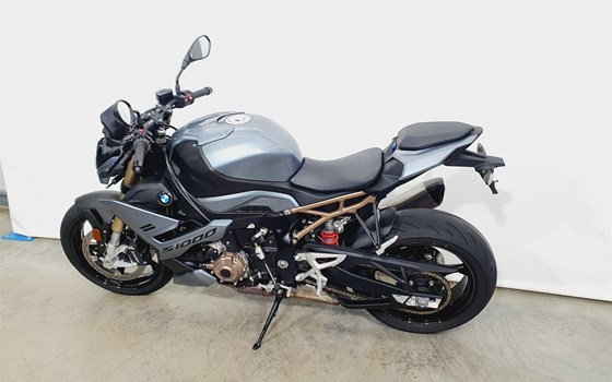 Gebrauchtmotorrad BMW S 1000 R - Bild 9