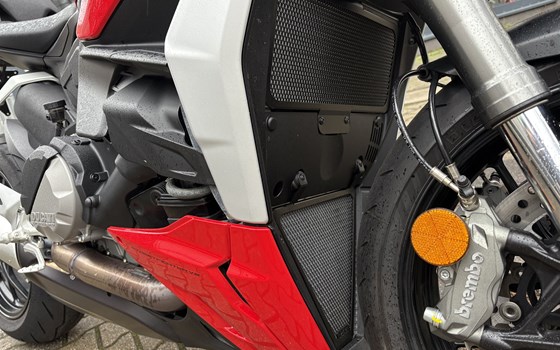 Gebrauchtmotorrad Ducati Streetfighter V2 - Bild 12