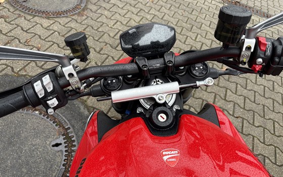 Gebrauchtmotorrad Ducati Streetfighter V2 - Bild 3
